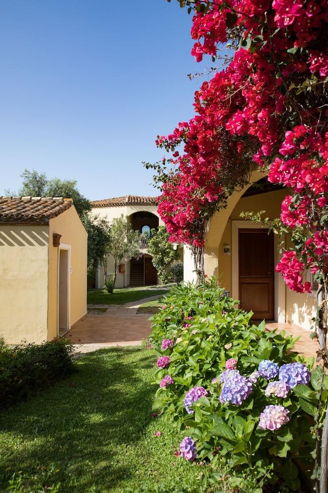 Cala Luas 4*